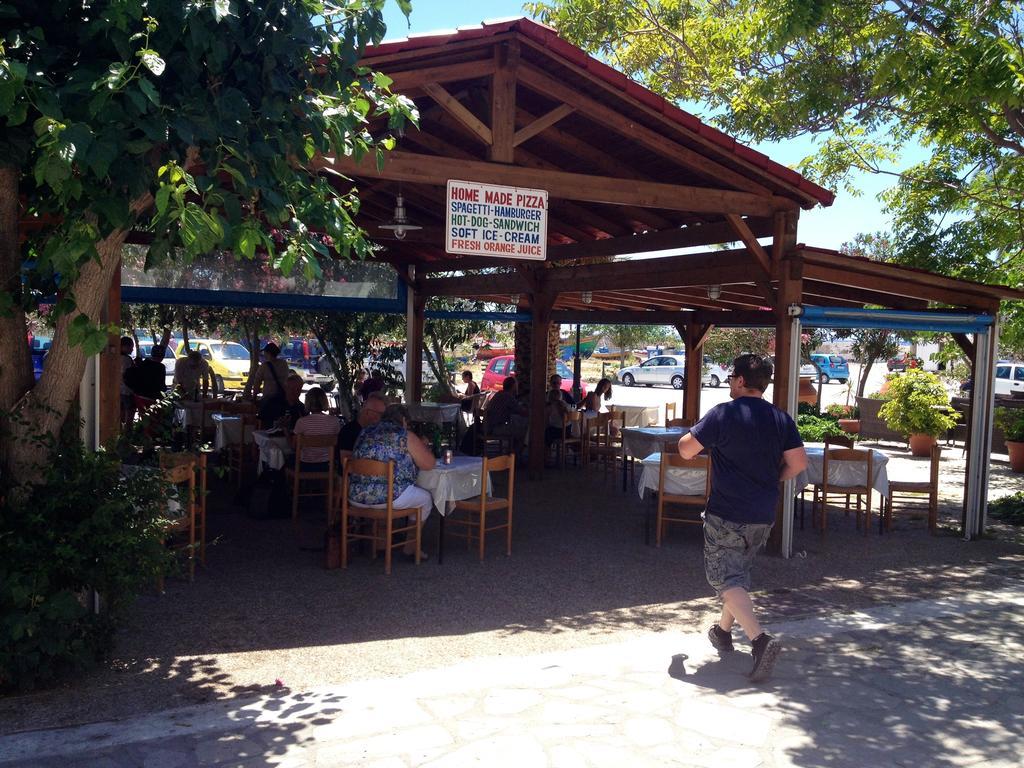 Jimmy'S Place Ormos  Bagian luar foto
